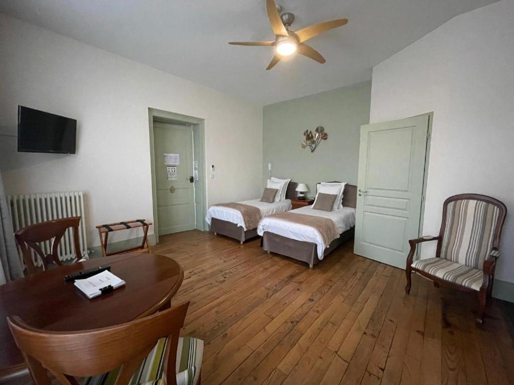 Le St Vincent Hotel Roquefort  Buitenkant foto