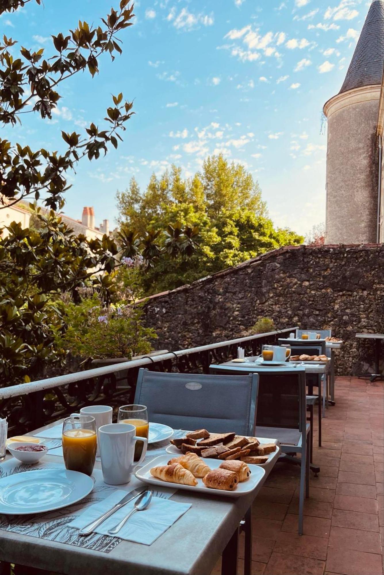 Le St Vincent Hotel Roquefort  Buitenkant foto