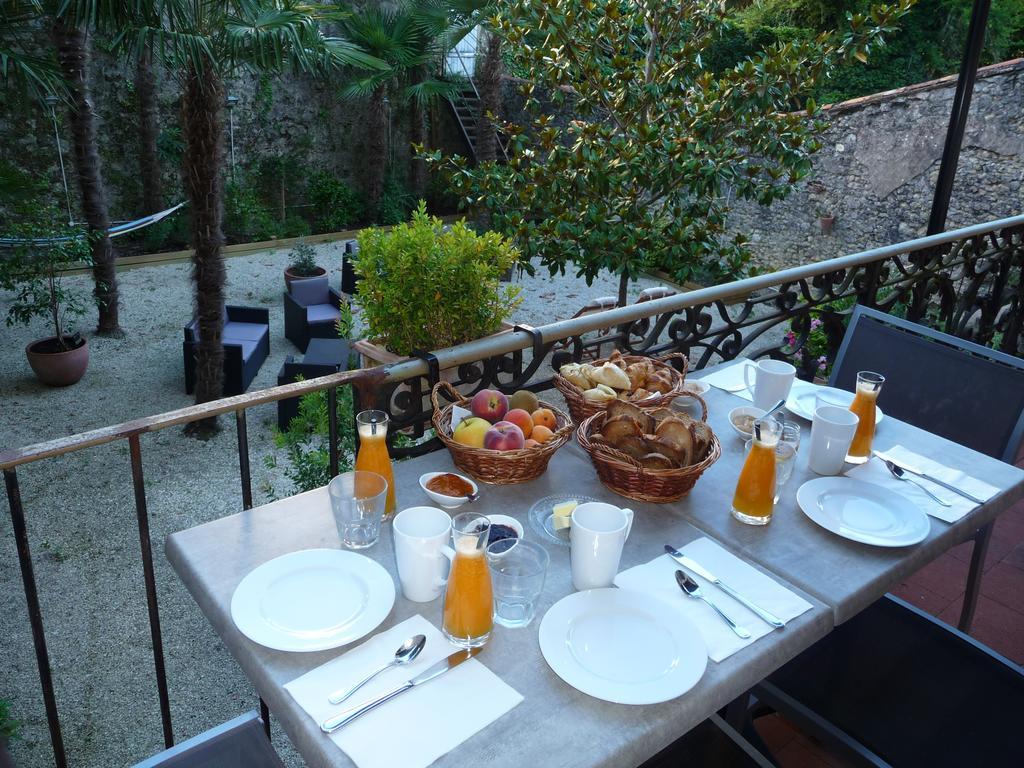 Le St Vincent Hotel Roquefort  Buitenkant foto